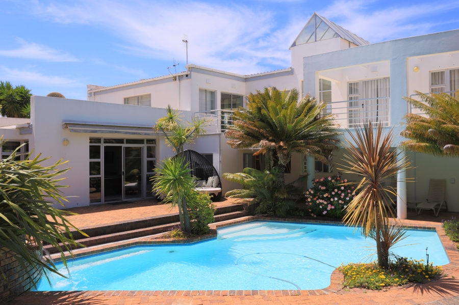 To Let 5 Bedroom Property for Rent in Constantia Western Cape